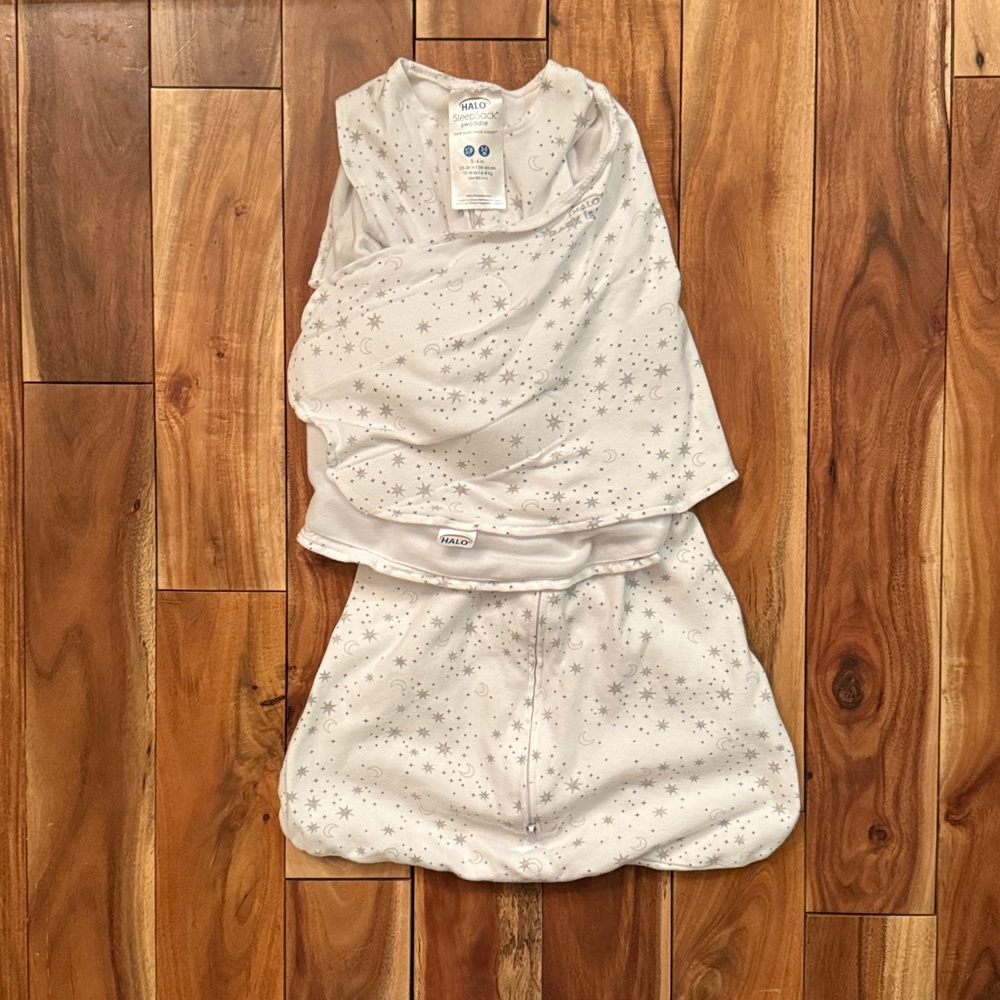 Halo White Swaddle with Star Pattern